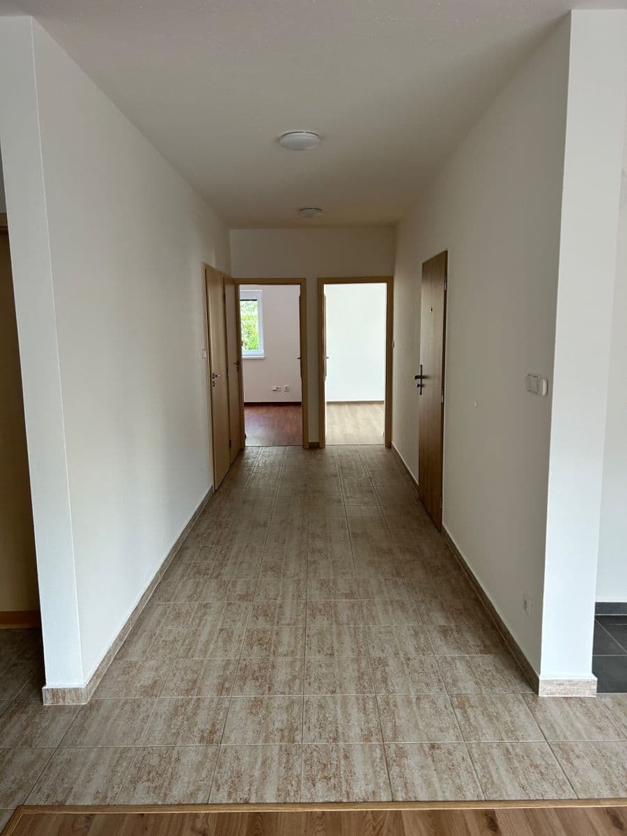 2 bedroom with open-plan kitchen flat to rent, 88 m², Turistická, Brno, Jihomoravský Region 2 bedroom with open-plan kitchen flat to rent, 88 m², Turistická, Brno, Jihomoravský Region