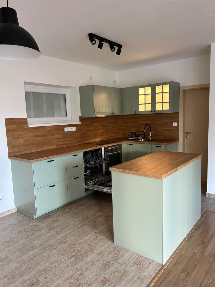 2 bedroom with open-plan kitchen flat to rent, 88 m², Turistická, Brno, Jihomoravský Region 2 bedroom with open-plan kitchen flat to rent, 88 m², Turistická, Brno, Jihomoravský Region