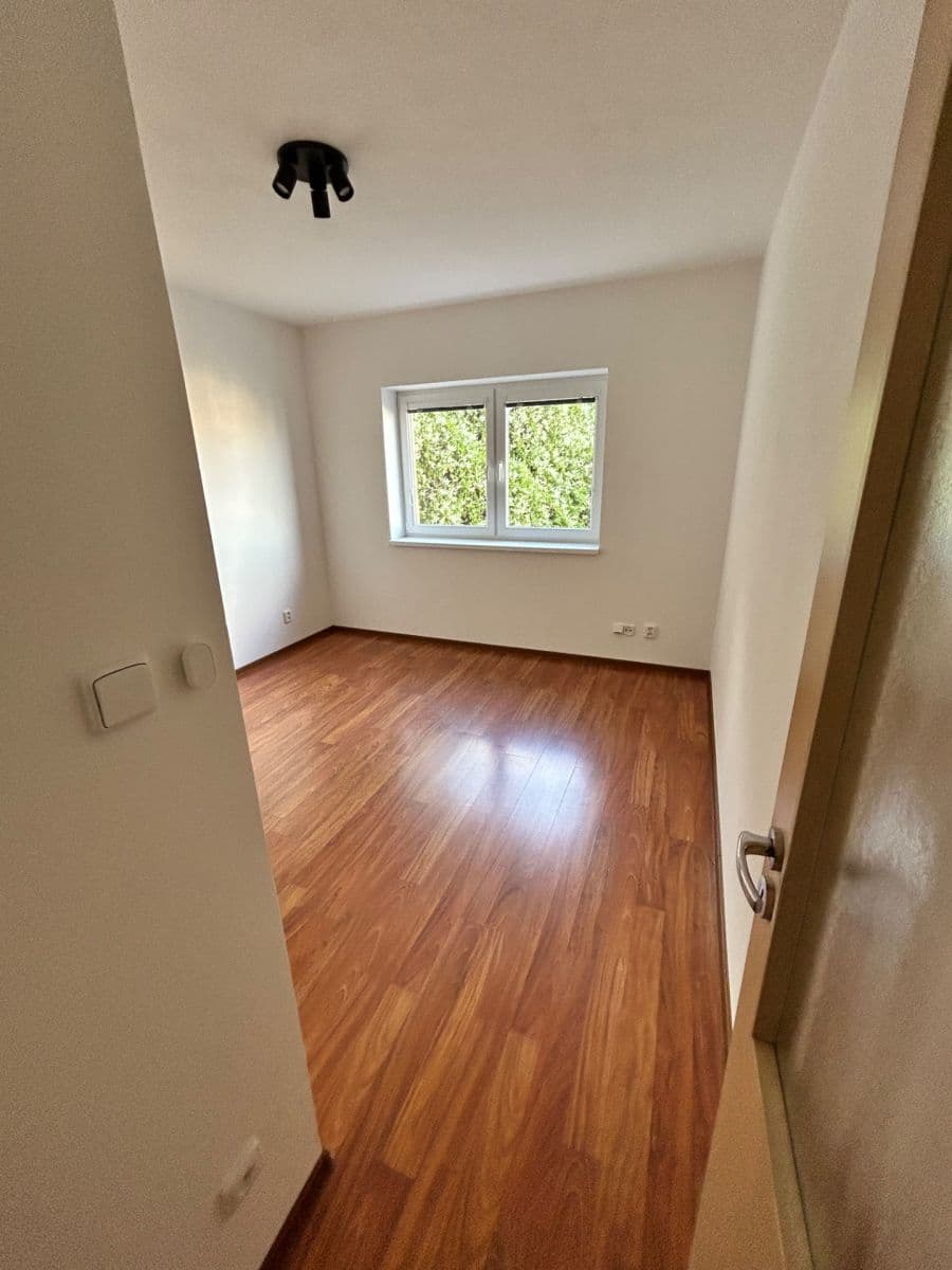 2 bedroom with open-plan kitchen flat to rent, 88 m², Turistická, Brno, Jihomoravský Region 2 bedroom with open-plan kitchen flat to rent, 88 m², Turistická, Brno, Jihomoravský Region