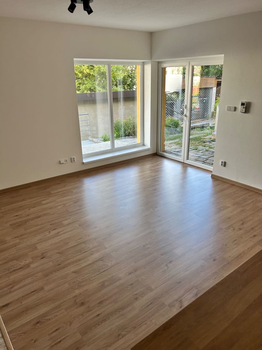 2 bedroom with open-plan kitchen flat to rent, 88 m², Turistická, Brno, Jihomoravský Region 2 bedroom with open-plan kitchen flat to rent, 88 m², Turistická, Brno, Jihomoravský Region