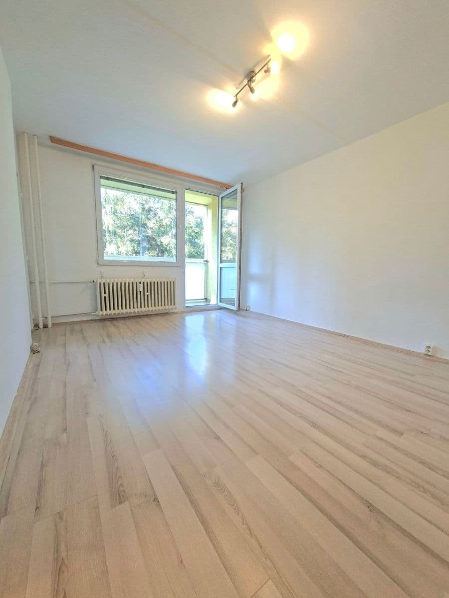 Studio flat to rent, 31 m², Hurbanova, Prague, Prague Studio flat to rent, 31 m², Hurbanova, Prague, Prague