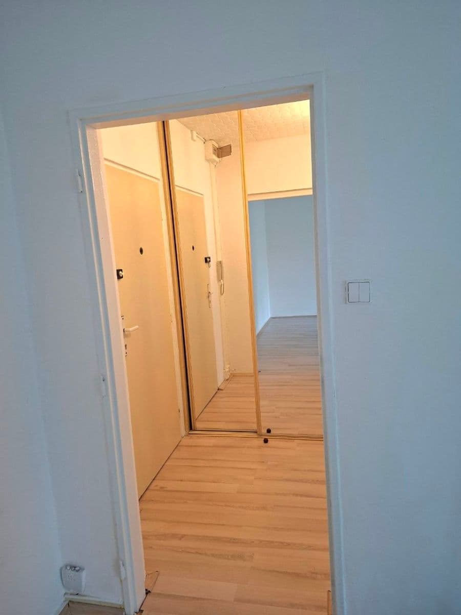 Studio flat to rent, 31 m², Hurbanova, Prague, Prague Studio flat to rent, 31 m², Hurbanova, Prague, Prague