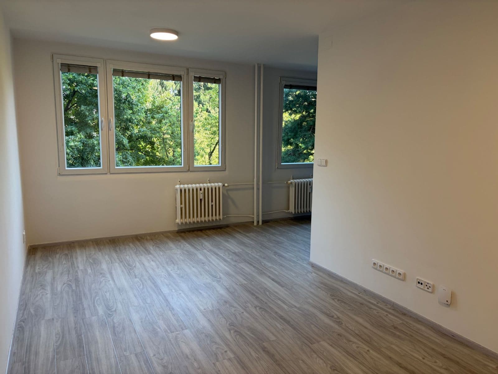 2 bedroom with open-plan kitchen flat to rent, 62 m², Křenická, Prague, Prague 2 bedroom with open-plan kitchen flat to rent, 62 m², Křenická, Prague, Prague