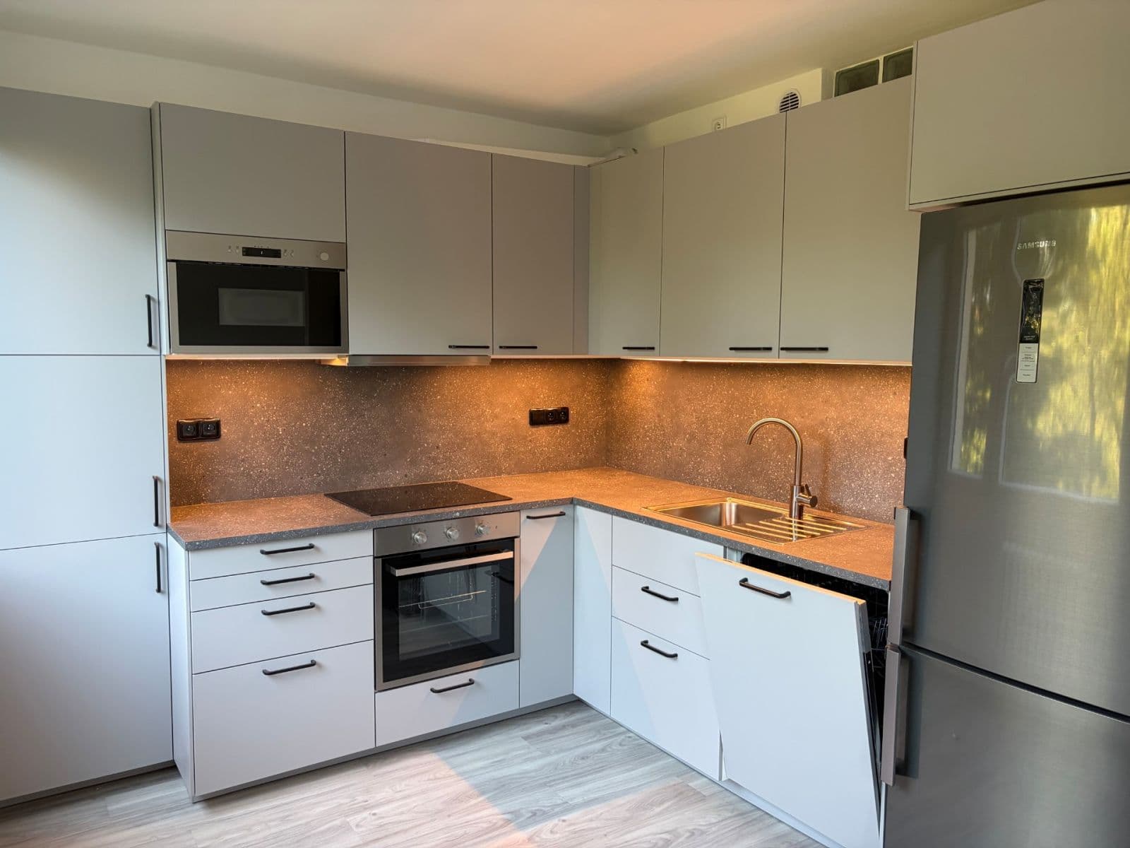 2 bedroom with open-plan kitchen flat to rent, 62 m², Křenická, Prague, Prague 2 bedroom with open-plan kitchen flat to rent, 62 m², Křenická, Prague, Prague
