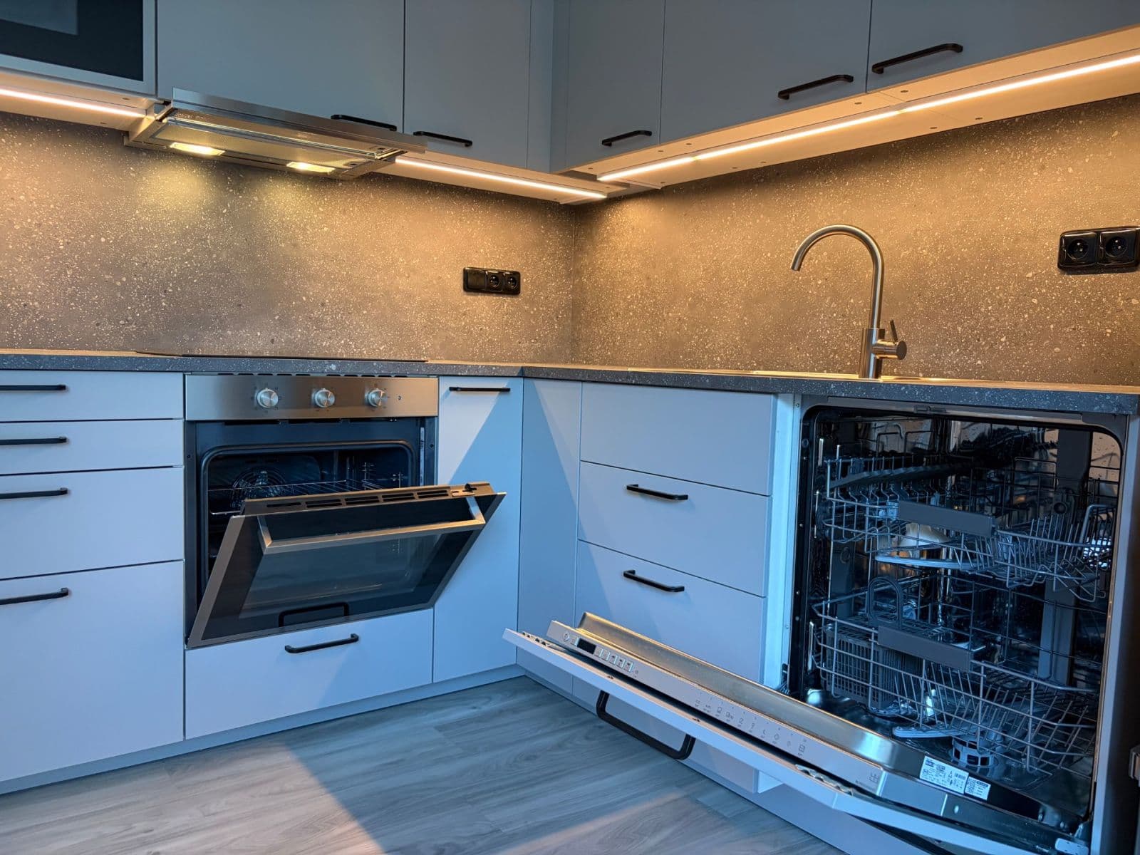 2 bedroom with open-plan kitchen flat to rent, 62 m², Křenická, Prague, Prague 2 bedroom with open-plan kitchen flat to rent, 62 m², Křenická, Prague, Prague