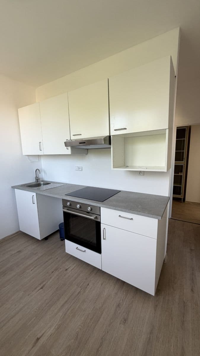 2 bedroom flat to rent, 53 m², Blatenská, Plzeň, Plzeňský Region 2 bedroom flat to rent, 53 m², Blatenská, Plzeň, Plzeňský Region
