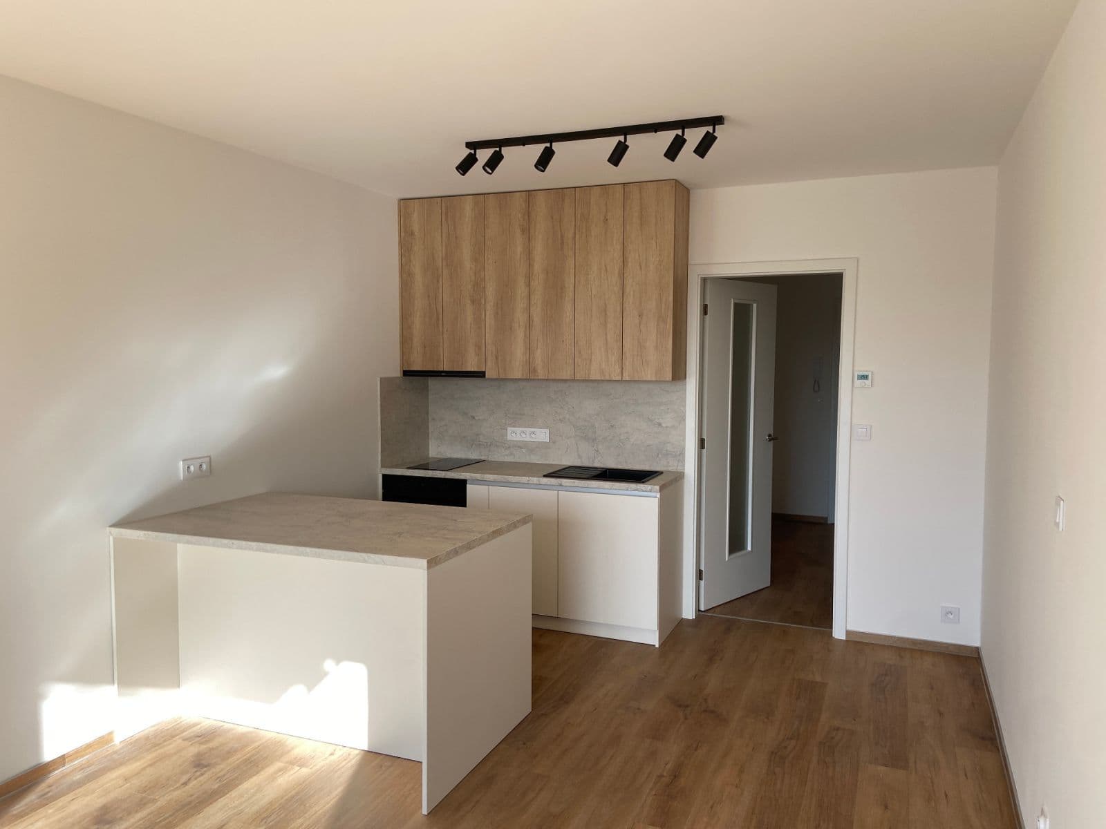 Studio flat to rent, 38 m², Hvězdová, Brno, Jihomoravský Region Studio flat to rent, 38 m², Hvězdová, Brno, Jihomoravský Region
