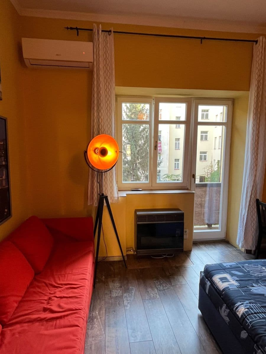 1 bedroom with open-plan kitchen flat to rent, 50 m², Slezská, Prague, Prague 1 bedroom with open-plan kitchen flat to rent, 50 m², Slezská, Prague, Prague