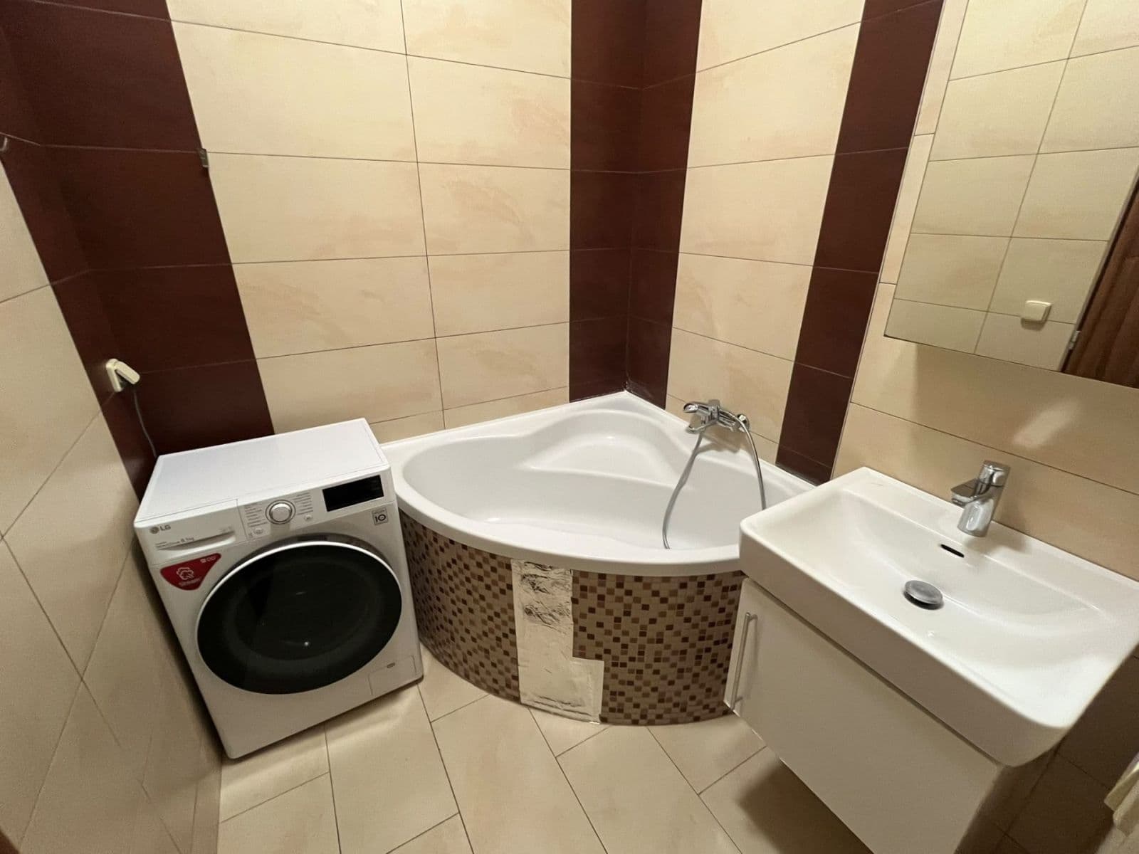 1 bedroom with open-plan kitchen flat to rent, 50 m², Slezská, Prague, Prague 1 bedroom with open-plan kitchen flat to rent, 50 m², Slezská, Prague, Prague