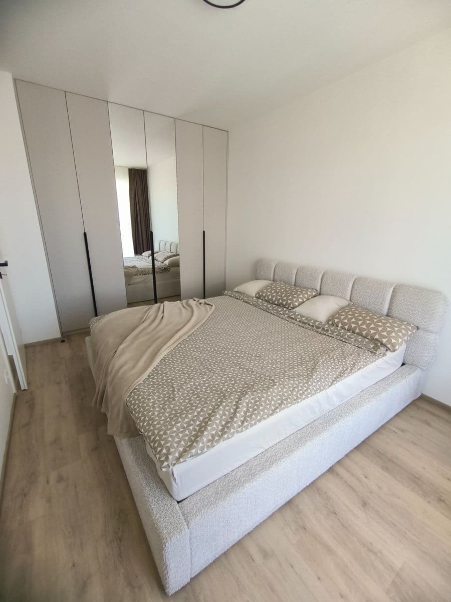 1 bedroom with open-plan kitchen flat to rent, 55 m², Poděbradská, Prague, Prague 1 bedroom with open-plan kitchen flat to rent, 55 m², Poděbradská, Prague, Prague