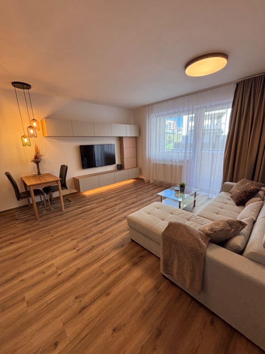 1 bedroom with open-plan kitchen flat to rent, 48 m², Chvalovka, Brno, Jihomoravský Region 1 bedroom with open-plan kitchen flat to rent, 48 m², Chvalovka, Brno, Jihomoravský Region