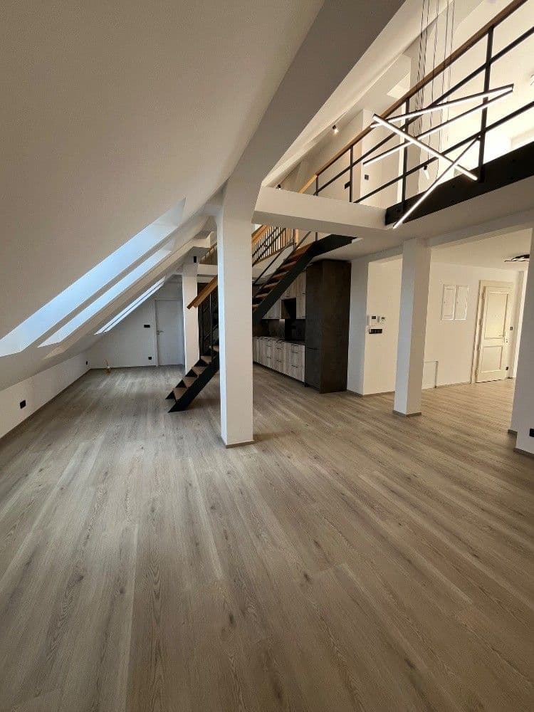 2 bedroom with open-plan kitchen flat to rent, 160 m², Husitská, Prague, Prague 2 bedroom with open-plan kitchen flat to rent, 160 m², Husitská, Prague, Prague