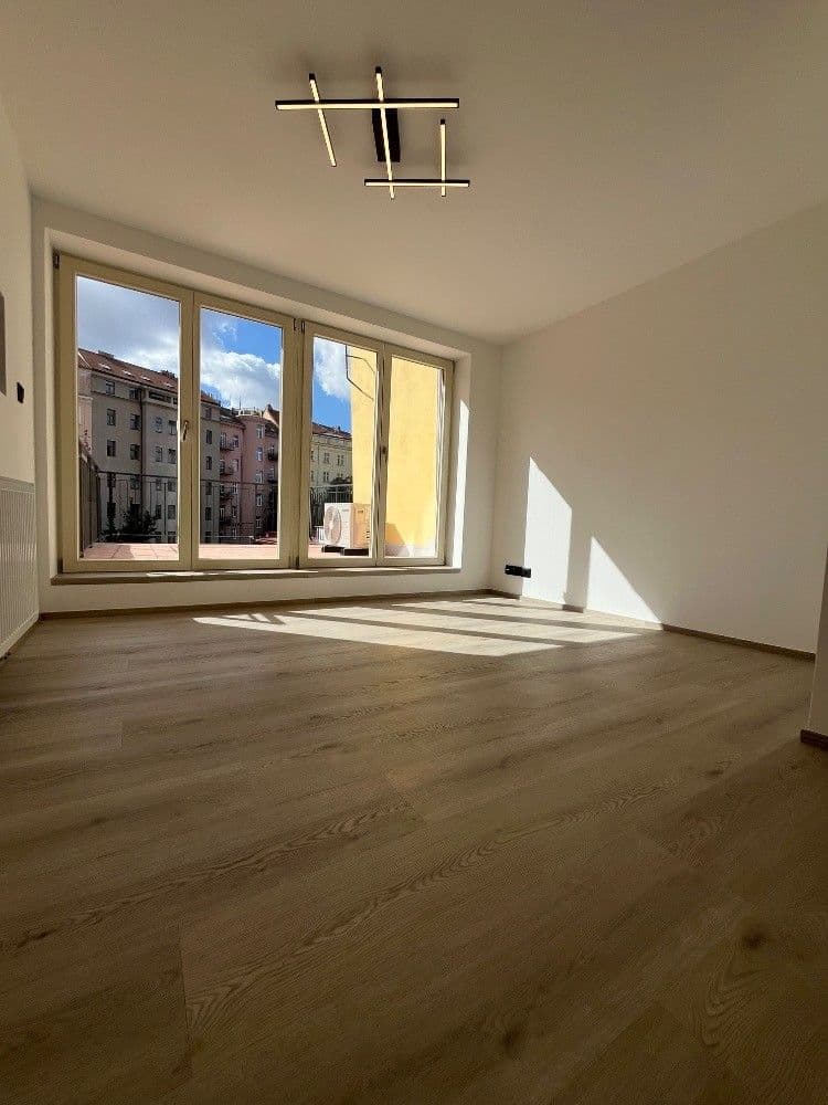 2 bedroom with open-plan kitchen flat to rent, 160 m², Husitská, Prague, Prague 2 bedroom with open-plan kitchen flat to rent, 160 m², Husitská, Prague, Prague