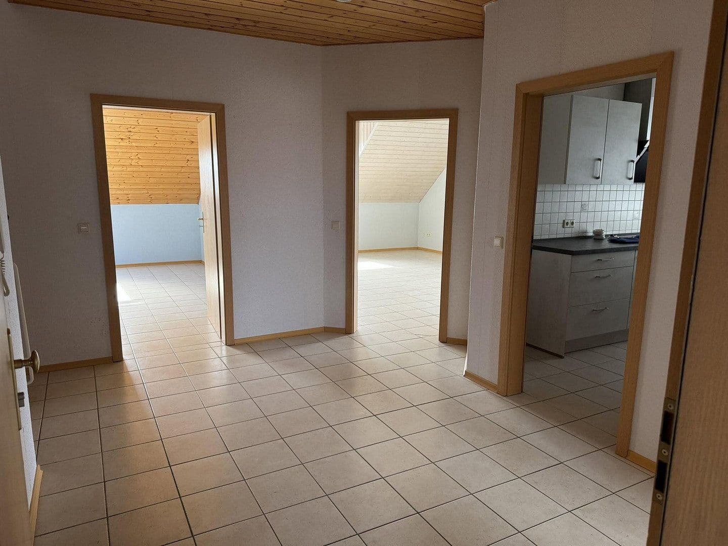 4 bedroom flat to rent, 120 m², Freimersheim, Rhineland-Palatinate 4 bedroom flat to rent, 120 m², Freimersheim, Rhineland-Palatinate