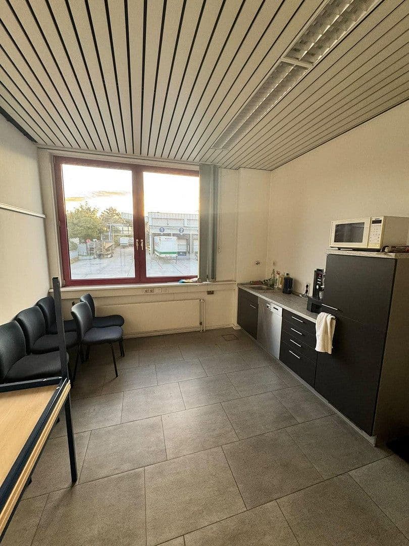 office to rent, 125 m², Dieselstraße 18, Fellbach, Baden-Württemberg office to rent, 125 m², Dieselstraße 18, Fellbach, Baden-Württemberg