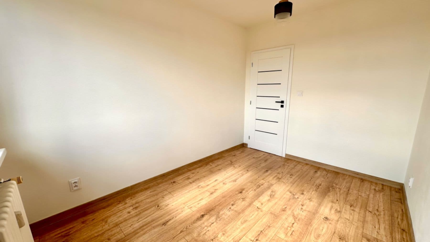1 bedroom with open-plan kitchen flat for sale, 40 m², Na růžovém poli, Kladno, Středočeský Region 1 bedroom with open-plan kitchen flat for sale, 40 m², Na růžovém poli, Kladno, Středočeský Region