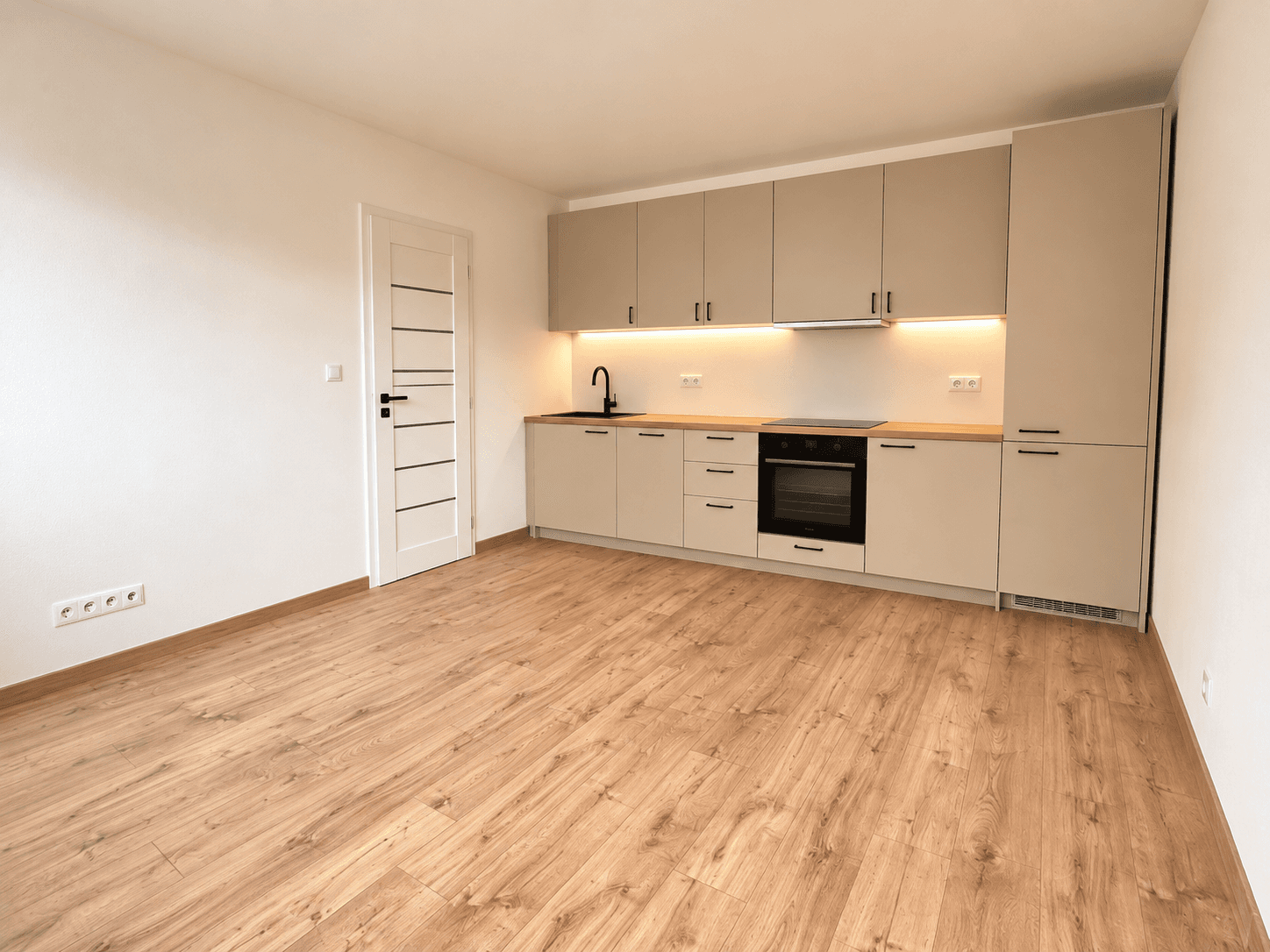 1 bedroom with open-plan kitchen flat for sale, 36 m², Popelnicová, Plzeň, Plzeňský Region 1 bedroom with open-plan kitchen flat for sale, 36 m², Popelnicová, Plzeň, Plzeňský Region