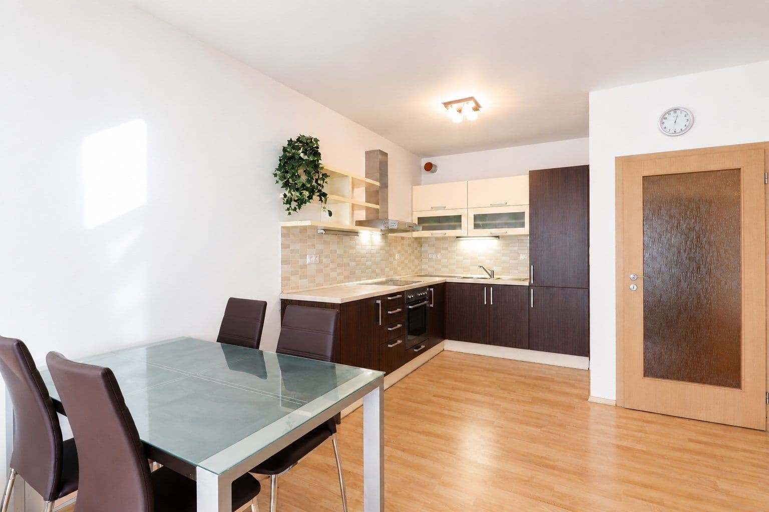 1 bedroom with open-plan kitchen flat to rent, 52 m², Pod Harfou, Prague, Prague 1 bedroom with open-plan kitchen flat to rent, 52 m², Pod Harfou, Prague, Prague