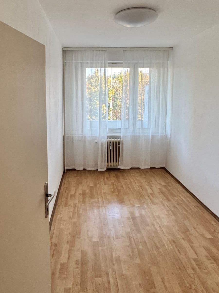 1 bedroom with open-plan kitchen flat to rent, 43 m², Evropská, Prague, Prague 1 bedroom with open-plan kitchen flat to rent, 43 m², Evropská, Prague, Prague