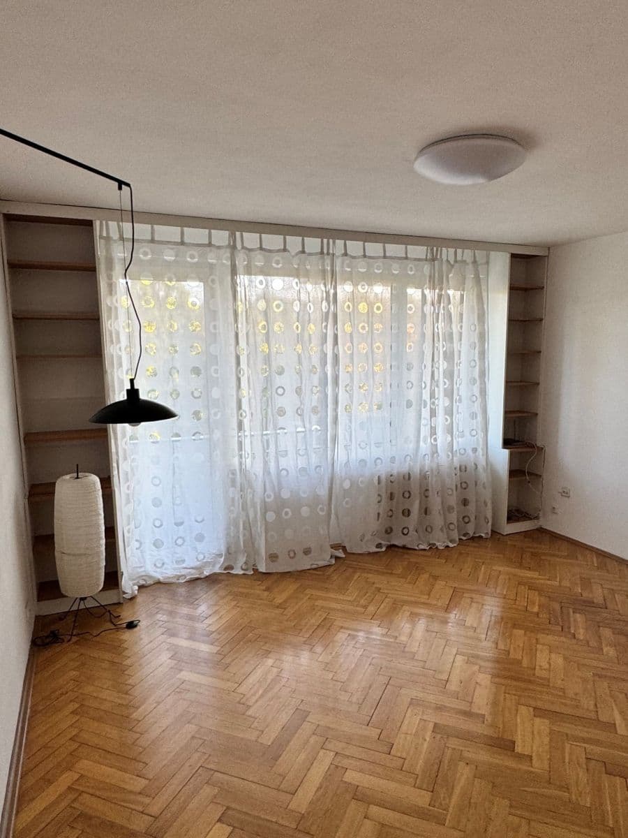 1 bedroom with open-plan kitchen flat to rent, 43 m², Evropská, Prague, Prague 1 bedroom with open-plan kitchen flat to rent, 43 m², Evropská, Prague, Prague