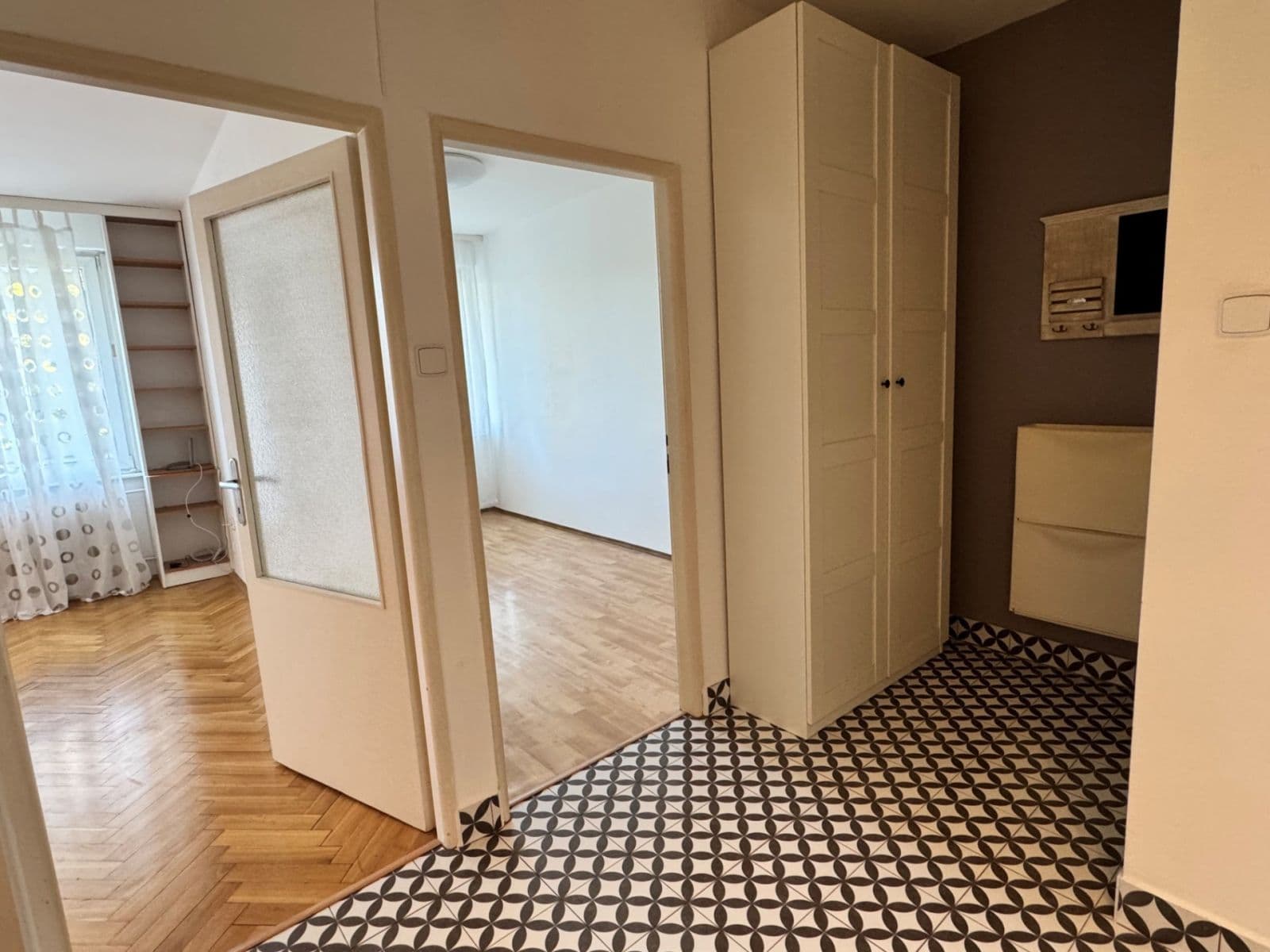 1 bedroom with open-plan kitchen flat to rent, 43 m², Evropská, Prague, Prague 1 bedroom with open-plan kitchen flat to rent, 43 m², Evropská, Prague, Prague