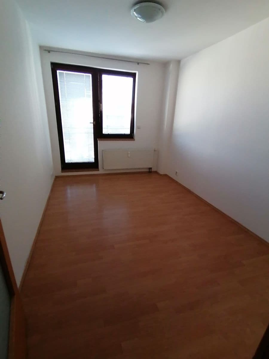 1 bedroom with open-plan kitchen flat to rent, 59 m², Jeseniova, Prague, Prague 1 bedroom with open-plan kitchen flat to rent, 59 m², Jeseniova, Prague, Prague