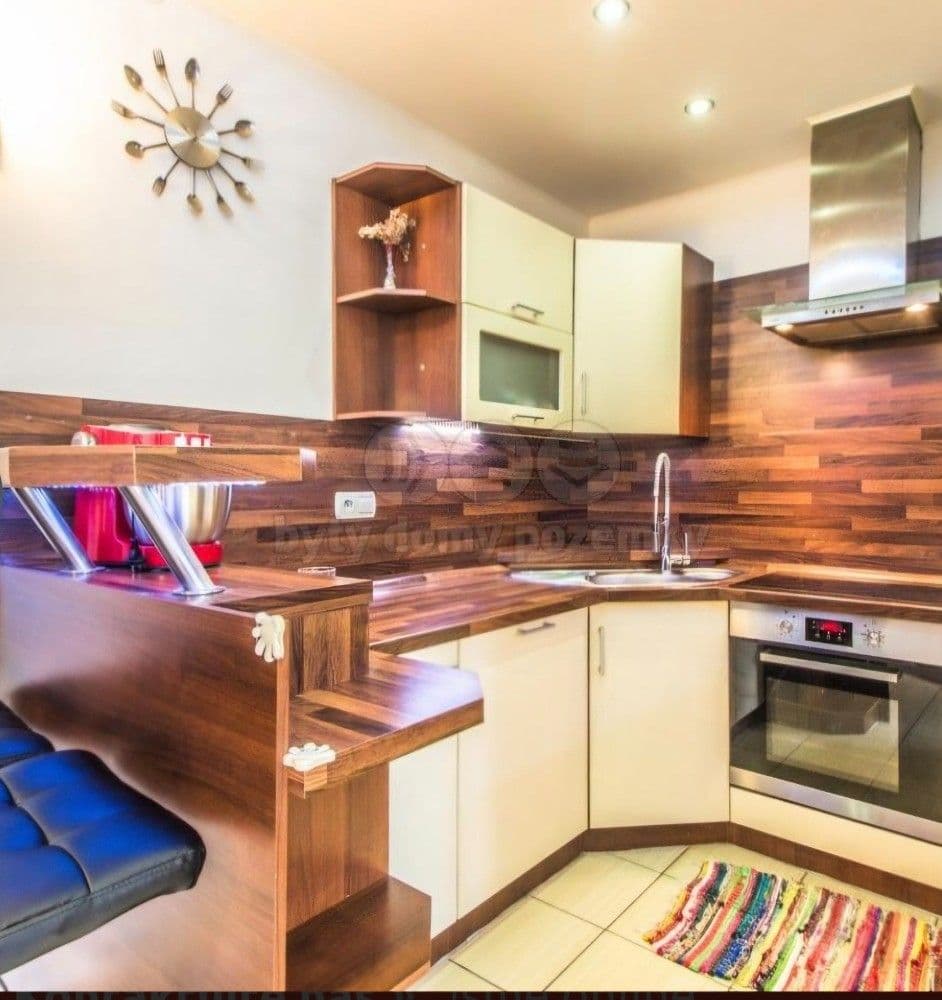 3 bedroom with open-plan kitchen flat to rent, 70 m², V Lázních, Jesenice, Středočeský Region 3 bedroom with open-plan kitchen flat to rent, 70 m², V Lázních, Jesenice, Středočeský Region