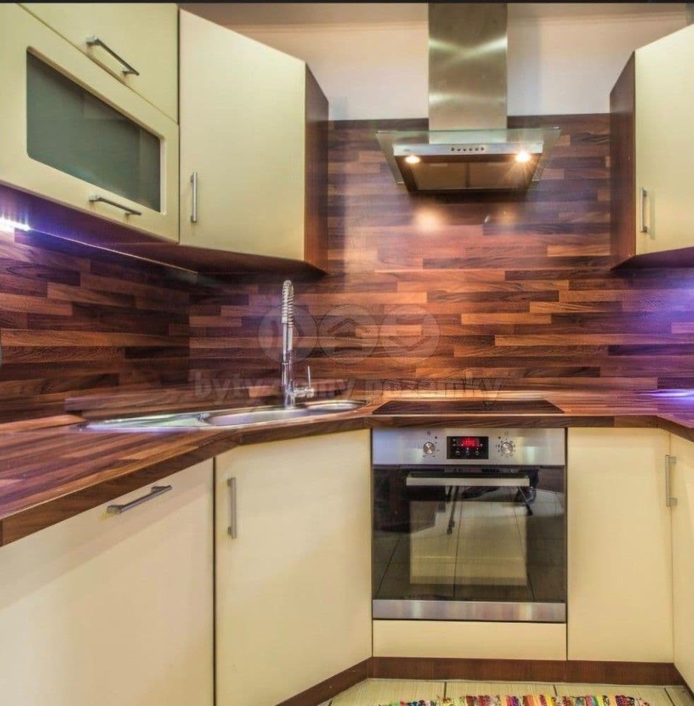 3 bedroom with open-plan kitchen flat to rent, 70 m², V Lázních, Jesenice, Středočeský Region 3 bedroom with open-plan kitchen flat to rent, 70 m², V Lázních, Jesenice, Středočeský Region