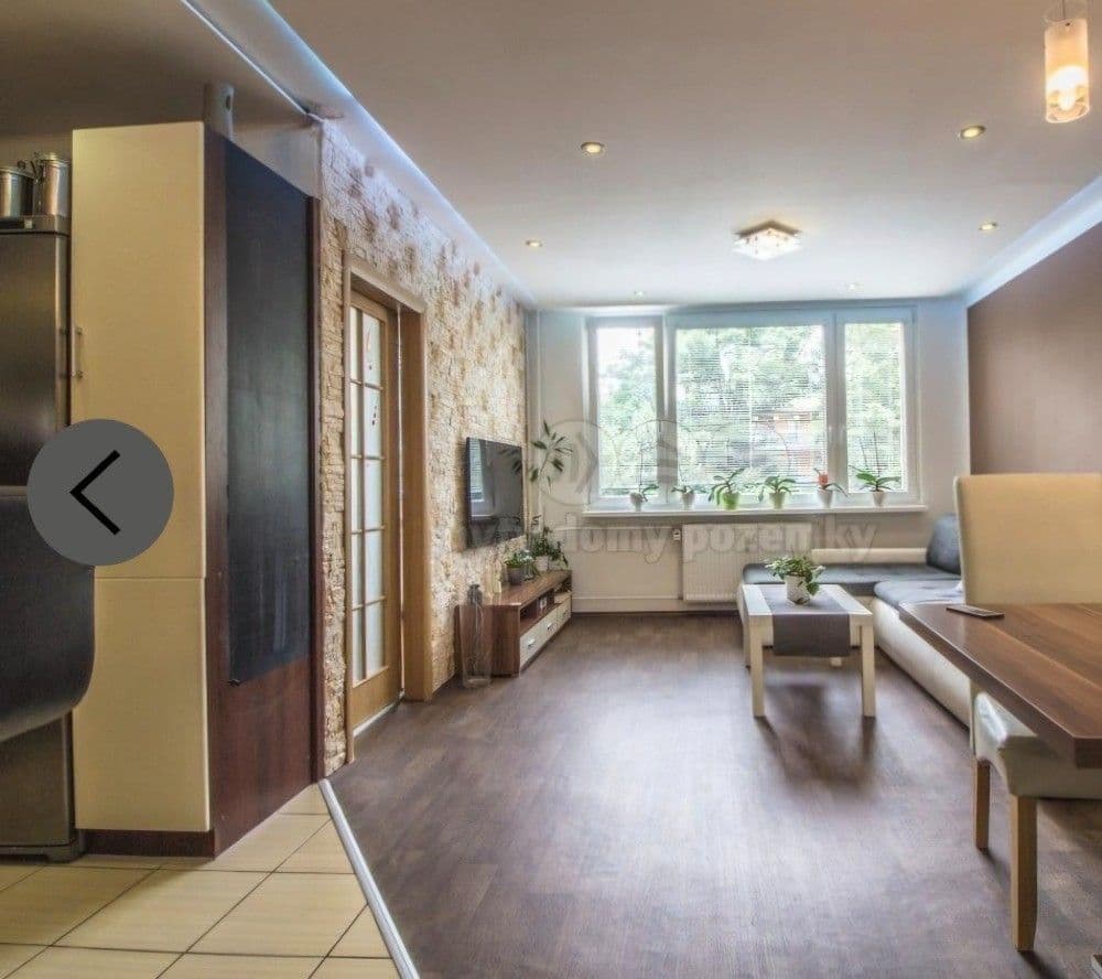 3 bedroom with open-plan kitchen flat to rent, 70 m², V Lázních, Jesenice, Středočeský Region 3 bedroom with open-plan kitchen flat to rent, 70 m², V Lázních, Jesenice, Středočeský Region