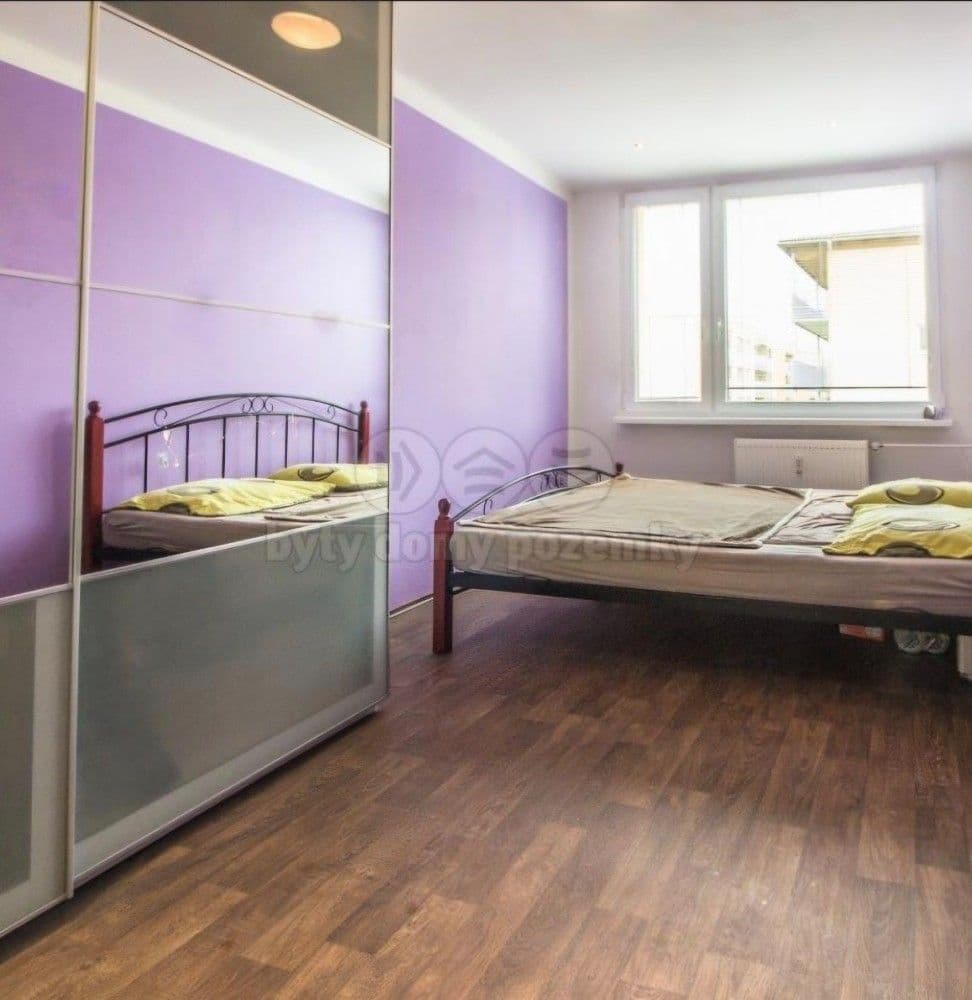 3 bedroom with open-plan kitchen flat to rent, 70 m², V Lázních, Jesenice, Středočeský Region 3 bedroom with open-plan kitchen flat to rent, 70 m², V Lázních, Jesenice, Středočeský Region