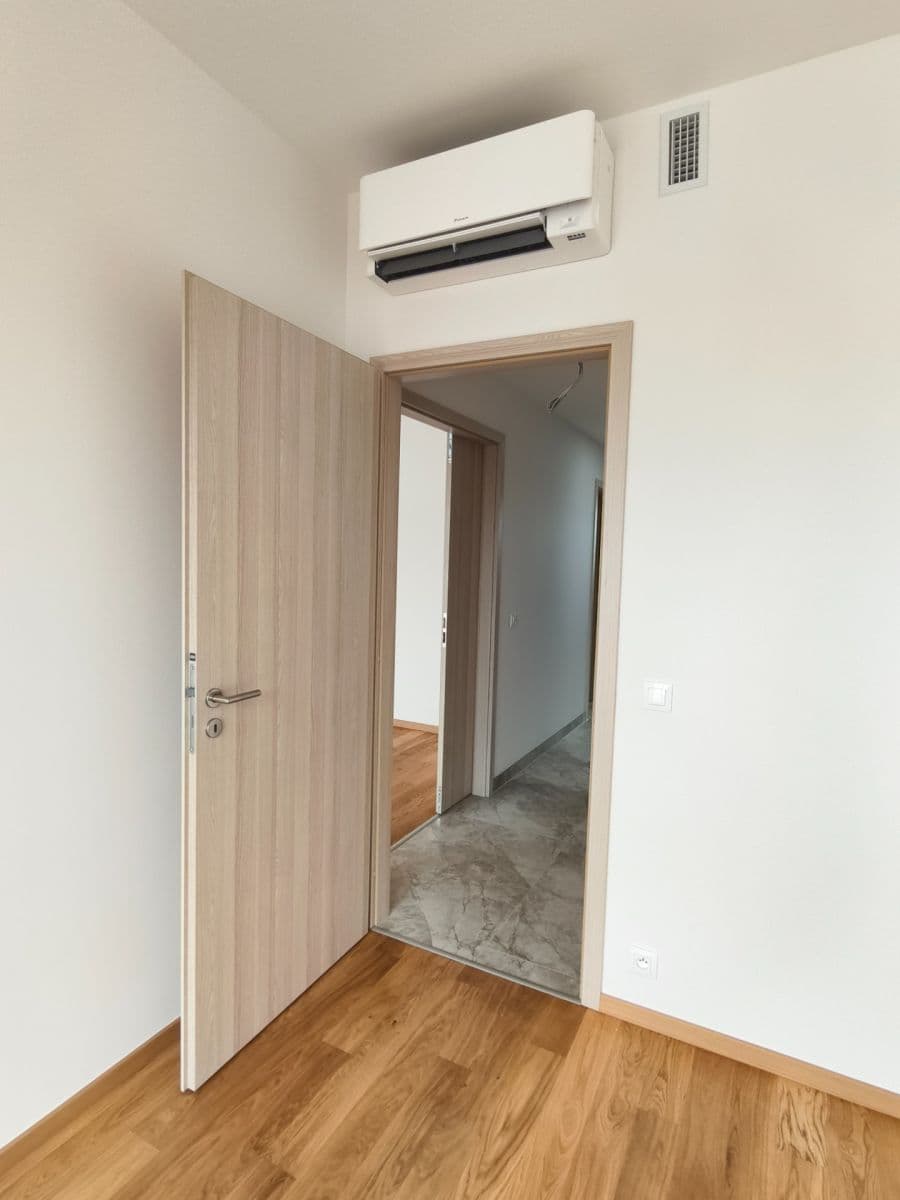 4 bedroom with open-plan kitchen flat for sale, 119 m², Veselovského, Prague, Prague 4 bedroom with open-plan kitchen flat for sale, 119 m², Veselovského, Prague, Prague
