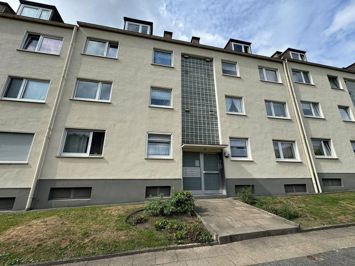 1 bedroom with open-plan kitchen flat to rent, 47 m², Sterkrader Straße 16, Essen, North Rhine-Westphalia 1 bedroom with open-plan kitchen flat to rent, 47 m², Sterkrader Straße 16, Essen, North Rhine-Westphalia