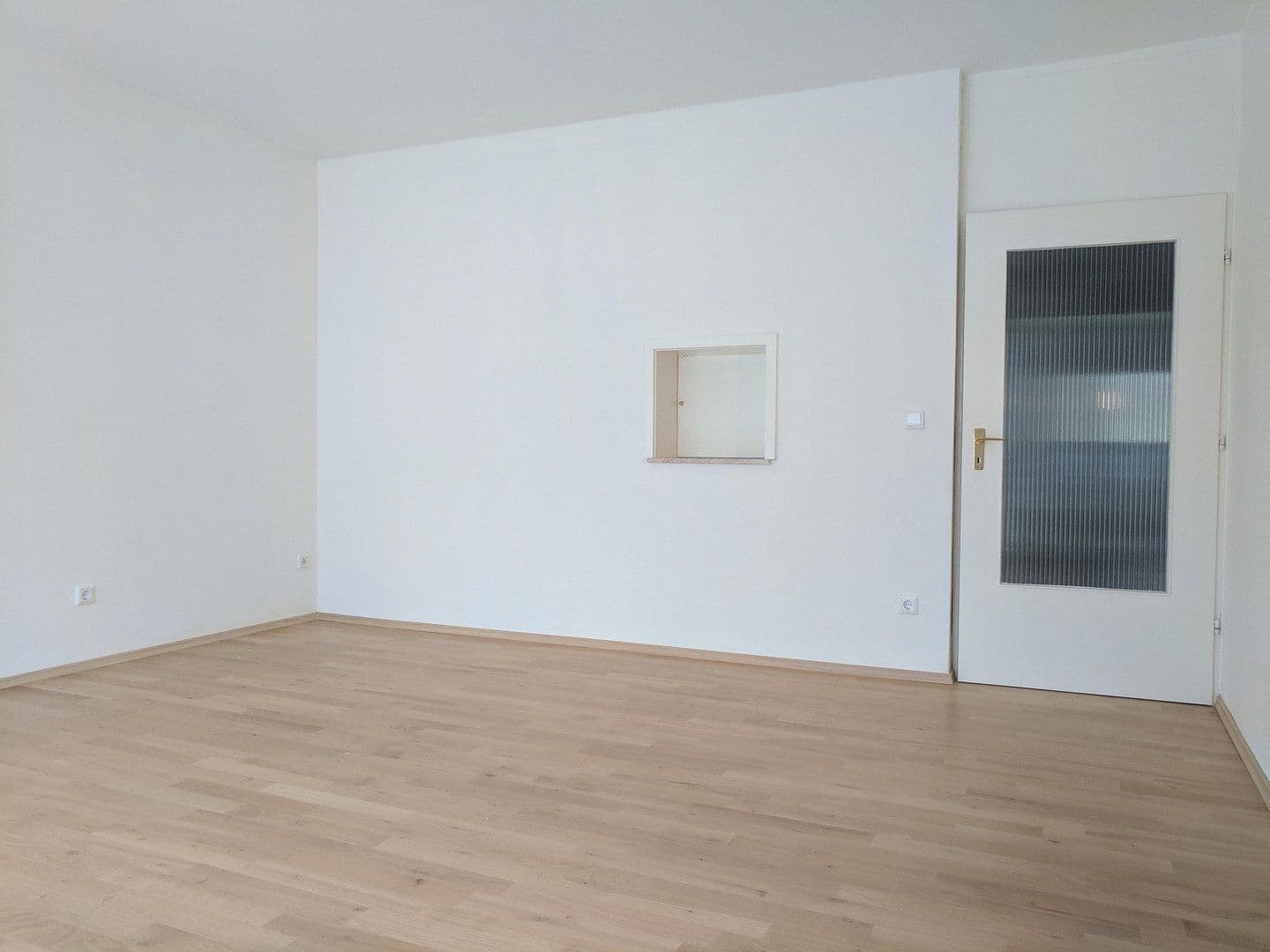 4 bedroom flat to rent, 127 m², Offenbach, Hesse 4 bedroom flat to rent, 127 m², Offenbach, Hesse