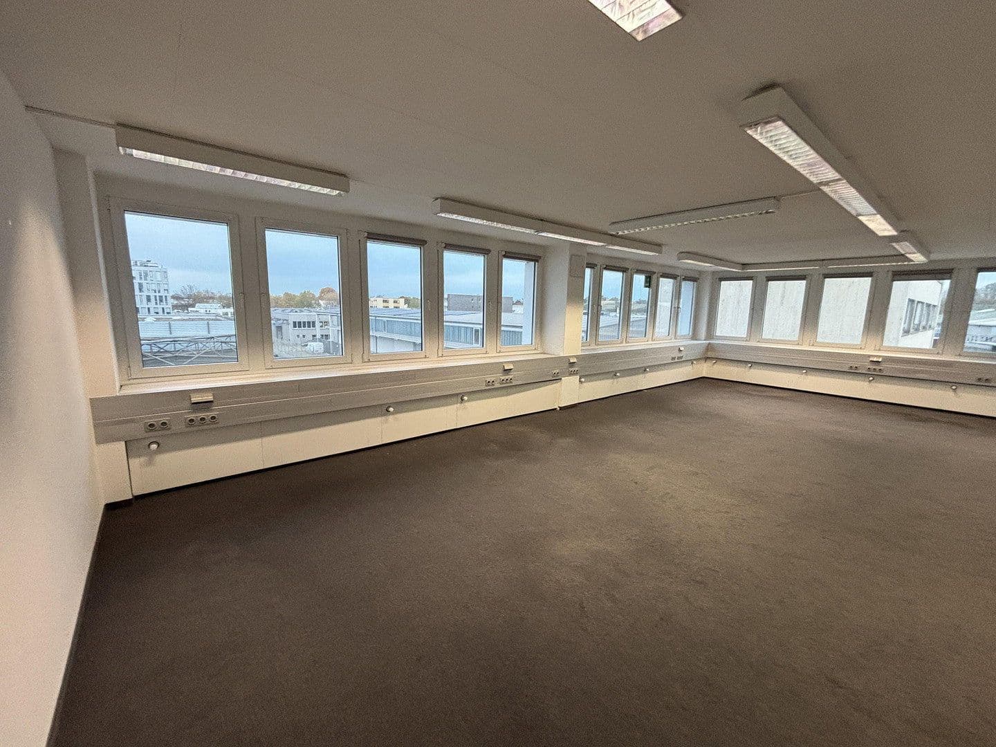 office to rent, 600 m², Moselstr. 14, Neuss, North Rhine-Westphalia office to rent, 600 m², Moselstr. 14, Neuss, North Rhine-Westphalia