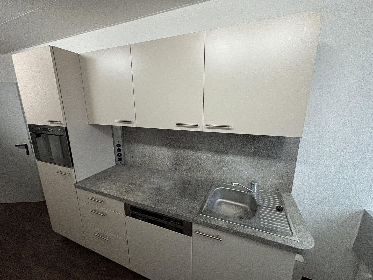 office to rent, 600 m², Moselstr. 14, Neuss, North Rhine-Westphalia office to rent, 600 m², Moselstr. 14, Neuss, North Rhine-Westphalia