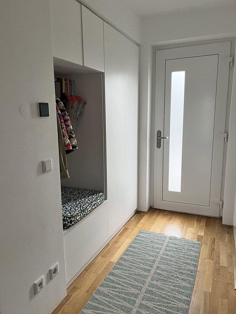 4 bedroom flat to rent, 122 m², Neukeferloh, Bavaria 4 bedroom flat to rent, 122 m², Neukeferloh, Bavaria