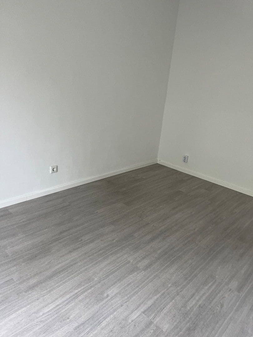 2 bedroom with open-plan kitchen flat to rent, 79 m², Remscheid, North Rhine-Westphalia 2 bedroom with open-plan kitchen flat to rent, 79 m², Remscheid, North Rhine-Westphalia