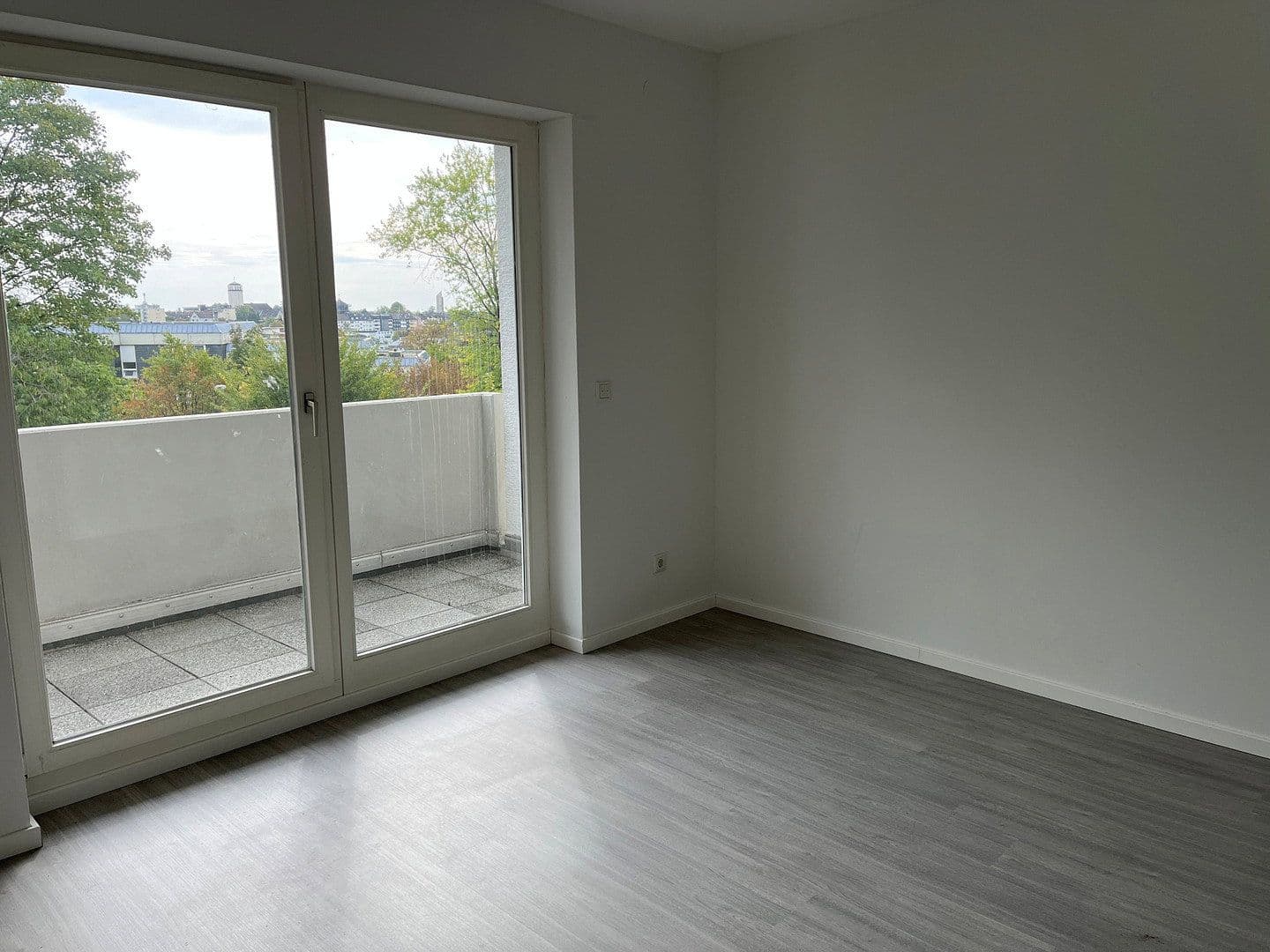 2 bedroom with open-plan kitchen flat to rent, 79 m², Remscheid, North Rhine-Westphalia 2 bedroom with open-plan kitchen flat to rent, 79 m², Remscheid, North Rhine-Westphalia
