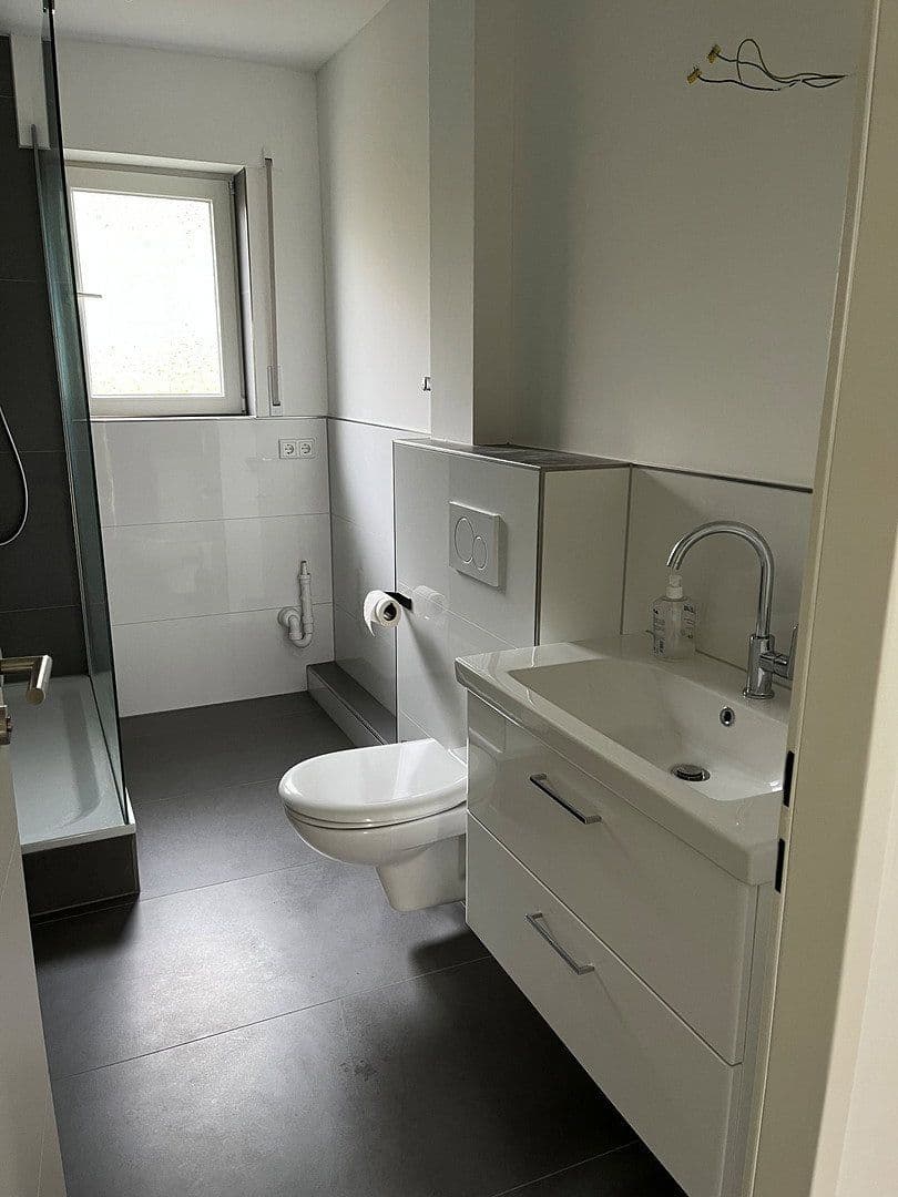 2 bedroom with open-plan kitchen flat to rent, 79 m², Remscheid, North Rhine-Westphalia 2 bedroom with open-plan kitchen flat to rent, 79 m², Remscheid, North Rhine-Westphalia