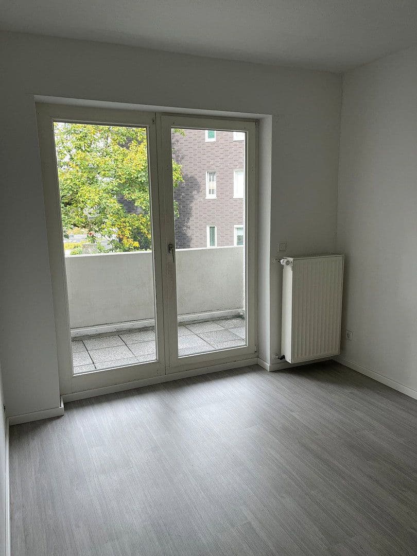 2 bedroom with open-plan kitchen flat to rent, 79 m², Remscheid, North Rhine-Westphalia 2 bedroom with open-plan kitchen flat to rent, 79 m², Remscheid, North Rhine-Westphalia