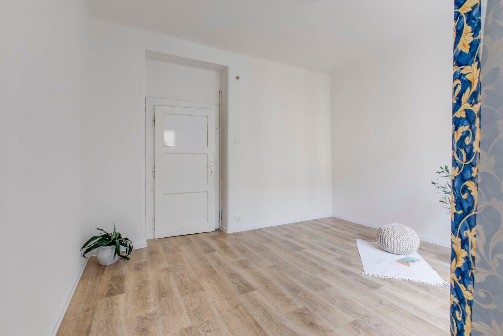 2 bedroom flat to rent, 44 m², Jeseniova, Prague, Prague 2 bedroom flat to rent, 44 m², Jeseniova, Prague, Prague