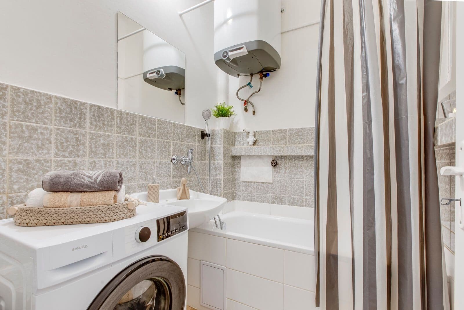 2 bedroom flat to rent, 44 m², Jeseniova, Prague, Prague 2 bedroom flat to rent, 44 m², Jeseniova, Prague, Prague
