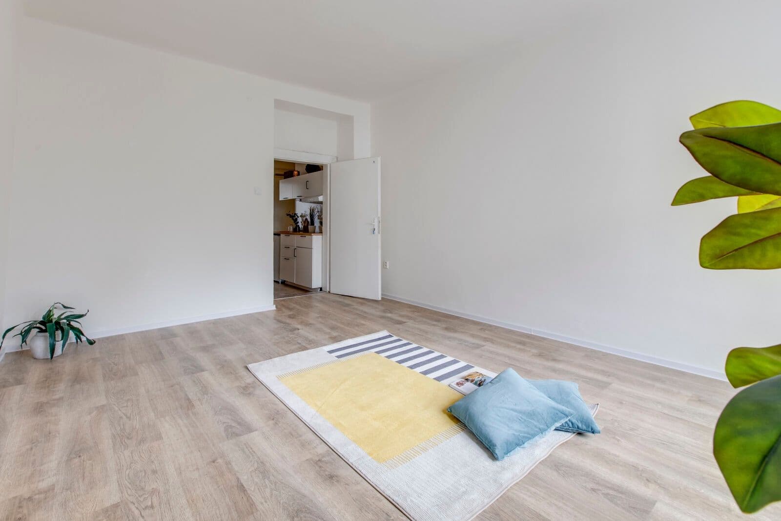 2 bedroom flat to rent, 44 m², Jeseniova, Prague, Prague 2 bedroom flat to rent, 44 m², Jeseniova, Prague, Prague