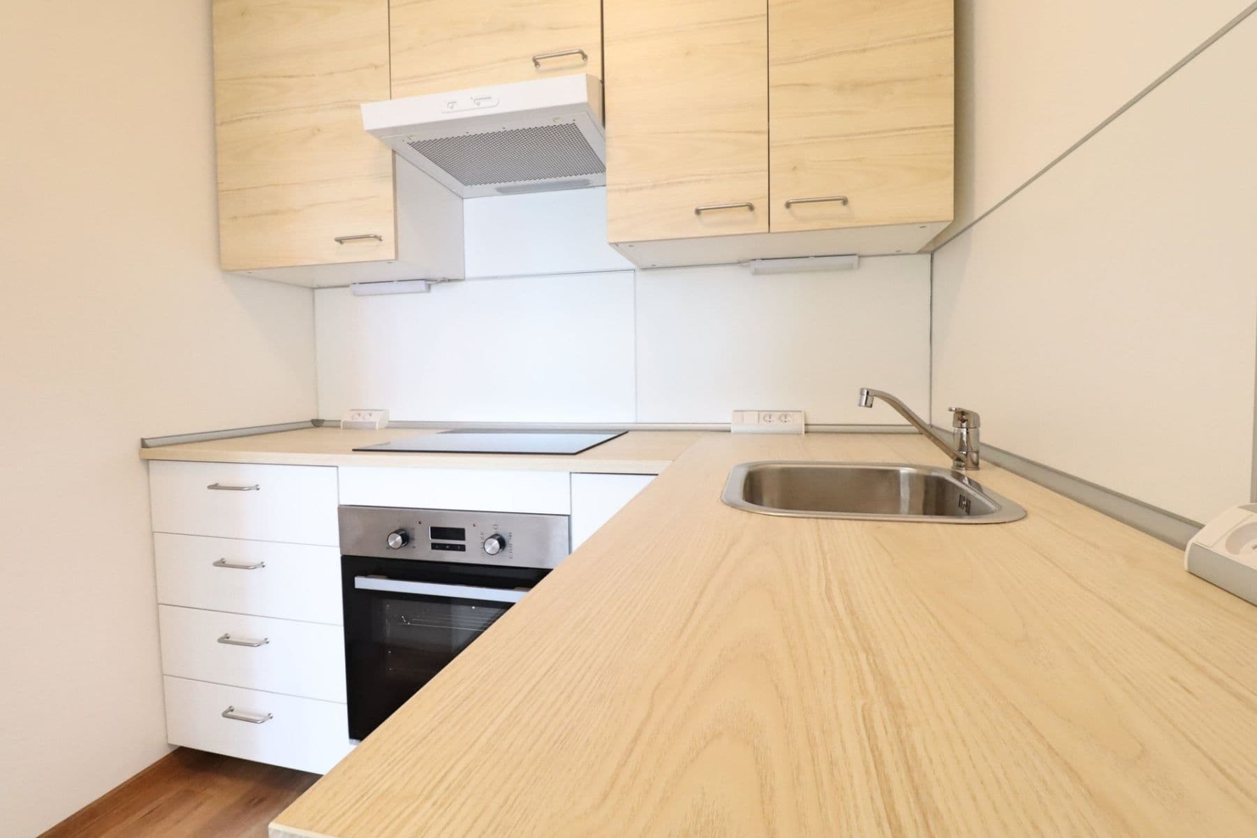 1 bedroom with open-plan kitchen flat to rent, 40 m², Machuldova, Prague, Prague 1 bedroom with open-plan kitchen flat to rent, 40 m², Machuldova, Prague, Prague