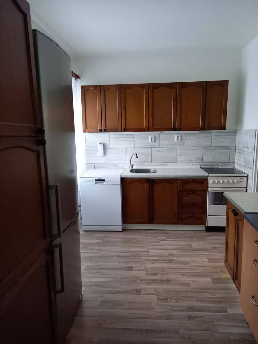 3 bedroom with open-plan kitchen flat to rent, 85 m², Krhanice, Středočeský Region 3 bedroom with open-plan kitchen flat to rent, 85 m², Krhanice, Středočeský Region