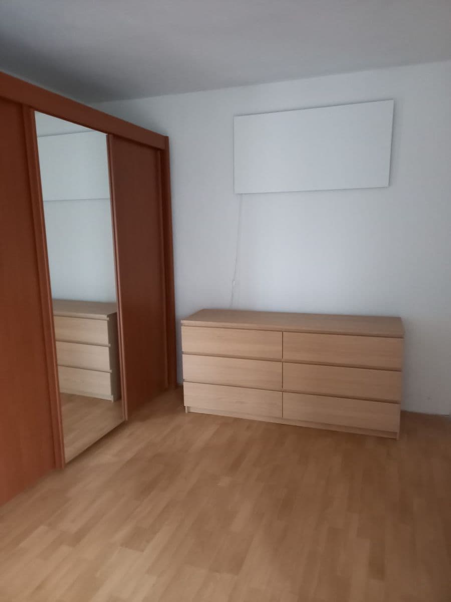 3 bedroom with open-plan kitchen flat to rent, 85 m², Krhanice, Středočeský Region 3 bedroom with open-plan kitchen flat to rent, 85 m², Krhanice, Středočeský Region