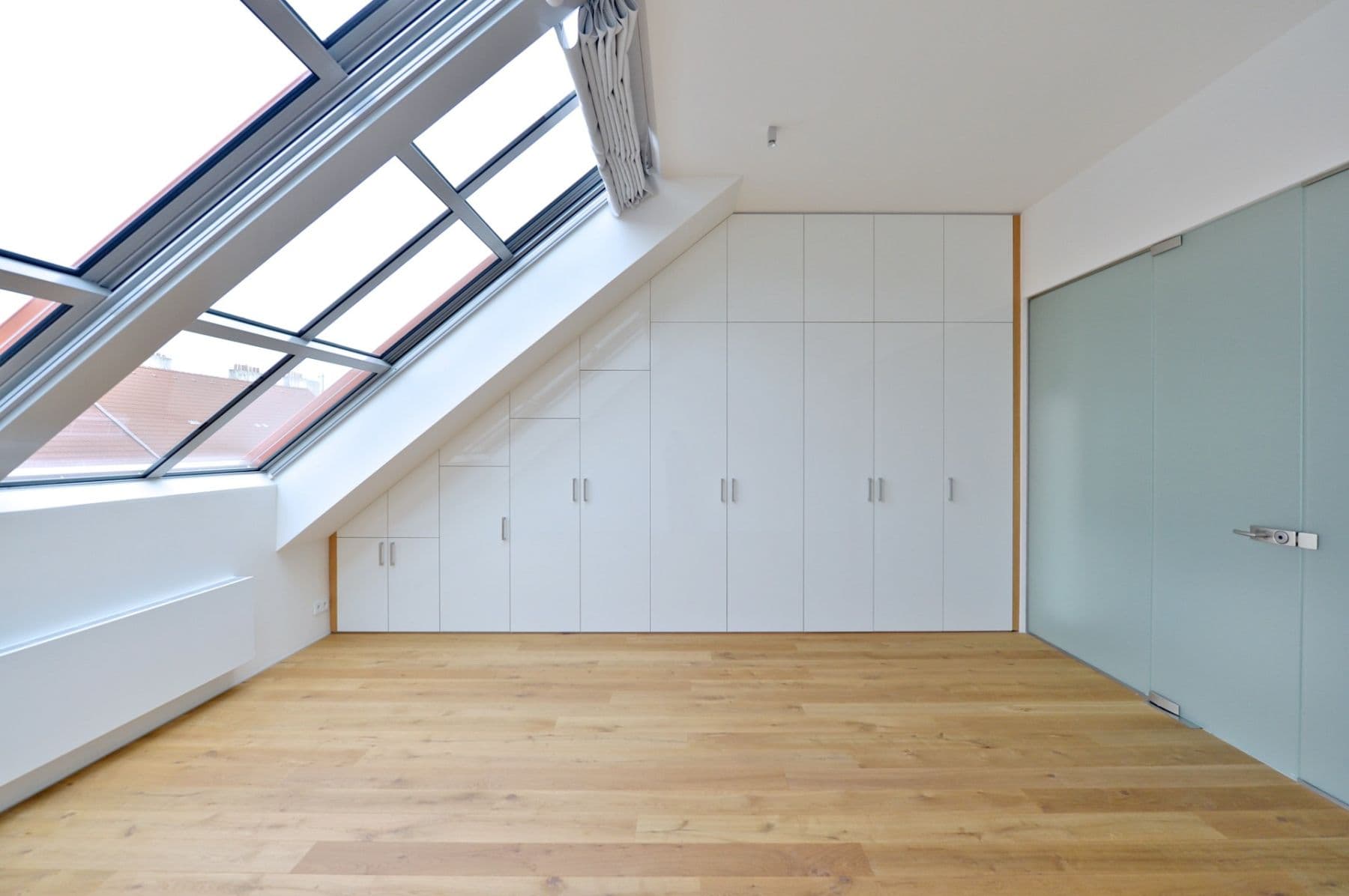 3 bedroom with open-plan kitchen flat to rent, 203 m², Laubova, Prague, Prague 3 bedroom with open-plan kitchen flat to rent, 203 m², Laubova, Prague, Prague