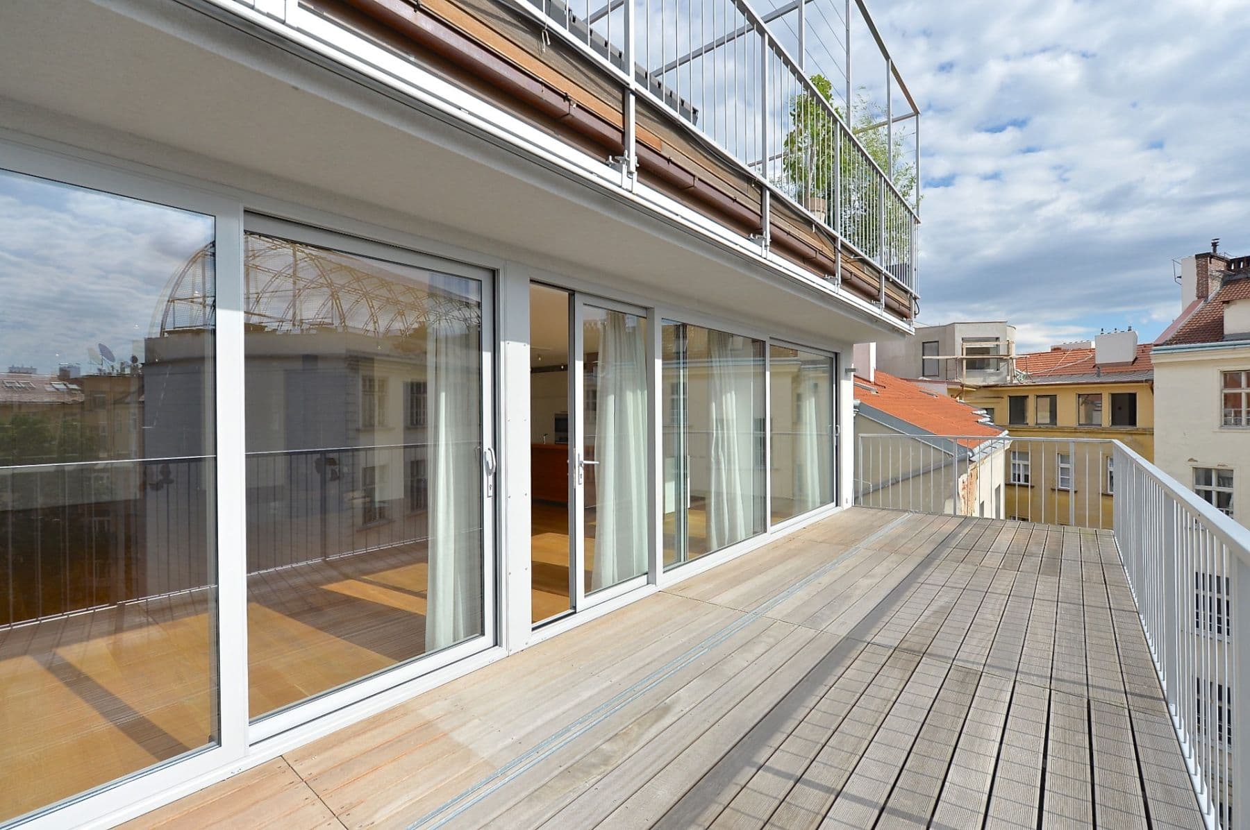 3 bedroom with open-plan kitchen flat to rent, 203 m², Laubova, Prague, Prague 3 bedroom with open-plan kitchen flat to rent, 203 m², Laubova, Prague, Prague