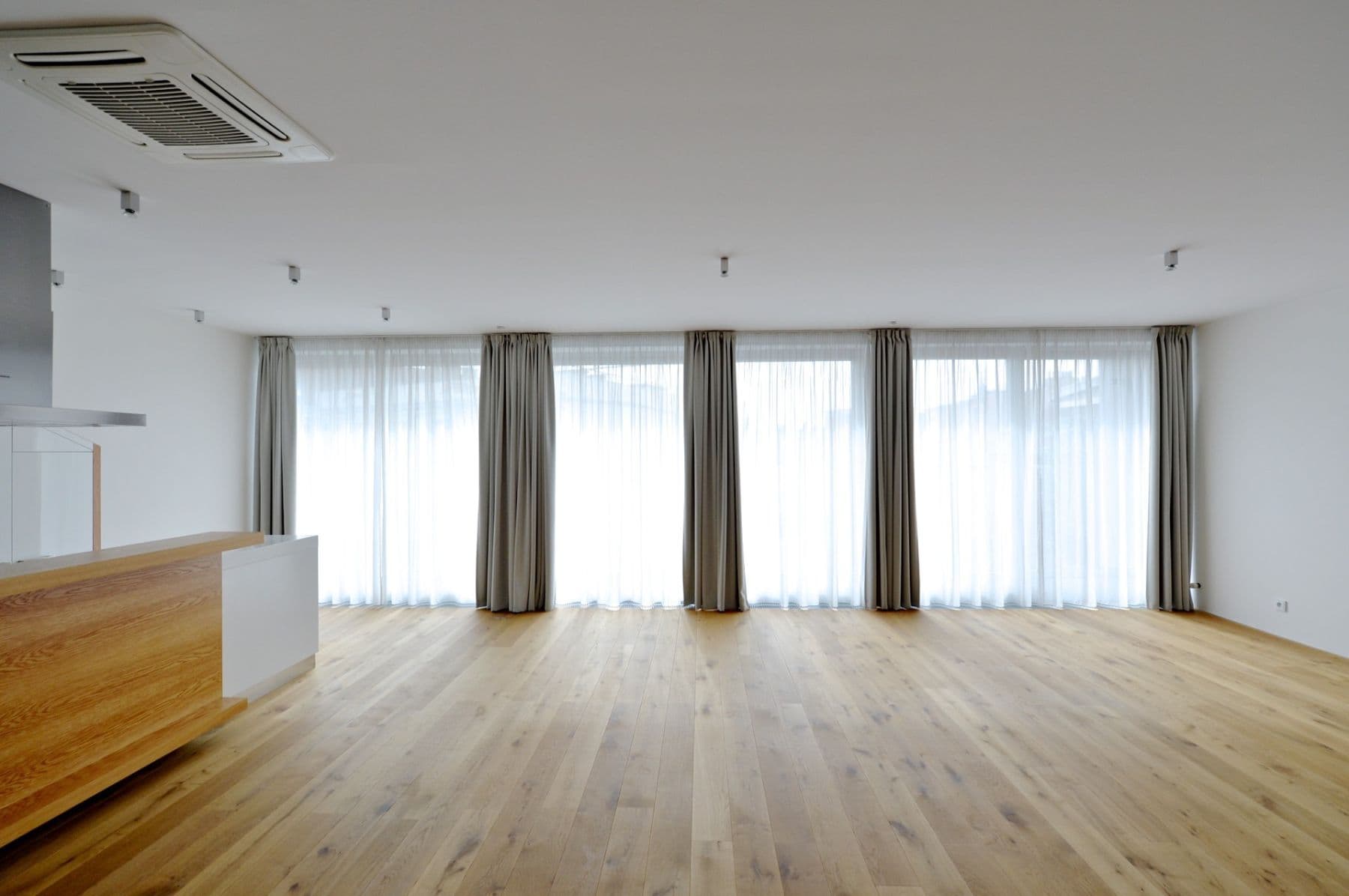 3 bedroom with open-plan kitchen flat to rent, 203 m², Laubova, Prague, Prague 3 bedroom with open-plan kitchen flat to rent, 203 m², Laubova, Prague, Prague