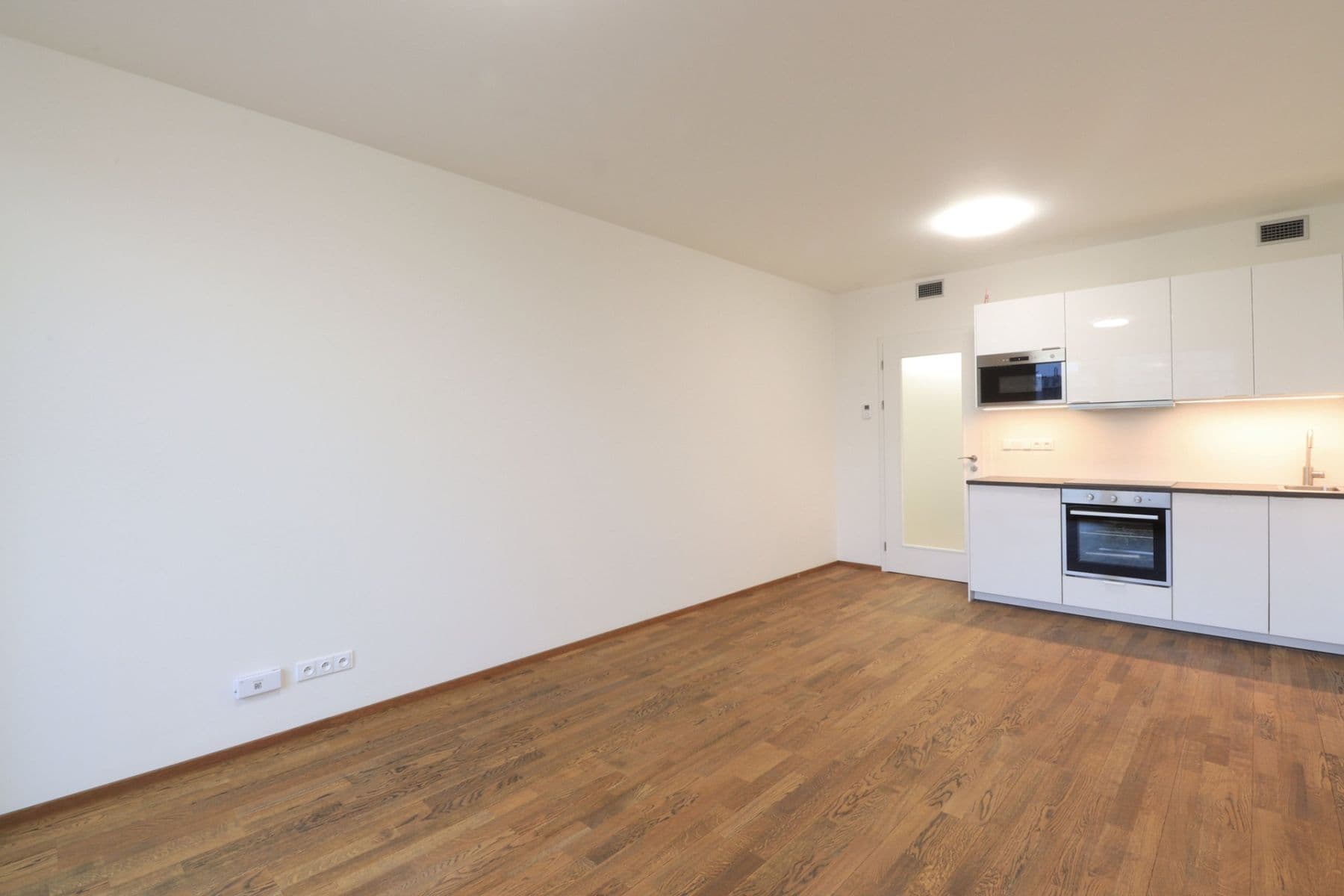Studio flat to rent, 35 m², Smržových, Prague, Prague Studio flat to rent, 35 m², Smržových, Prague, Prague